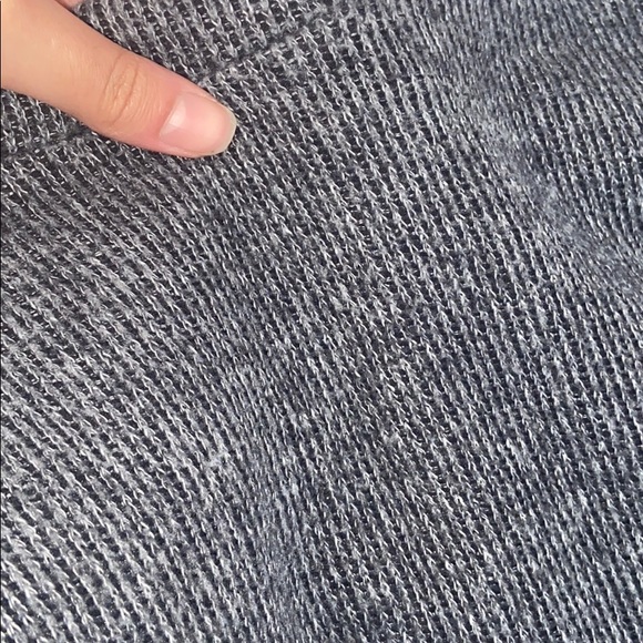 Cozy Zara low turtleneck, bell sleeve top (grey) - Picture 5 of 6